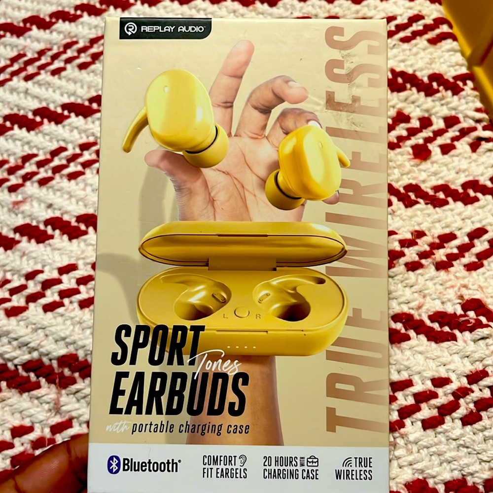 Sport earbuds, portable, charging case super base 100% wireless